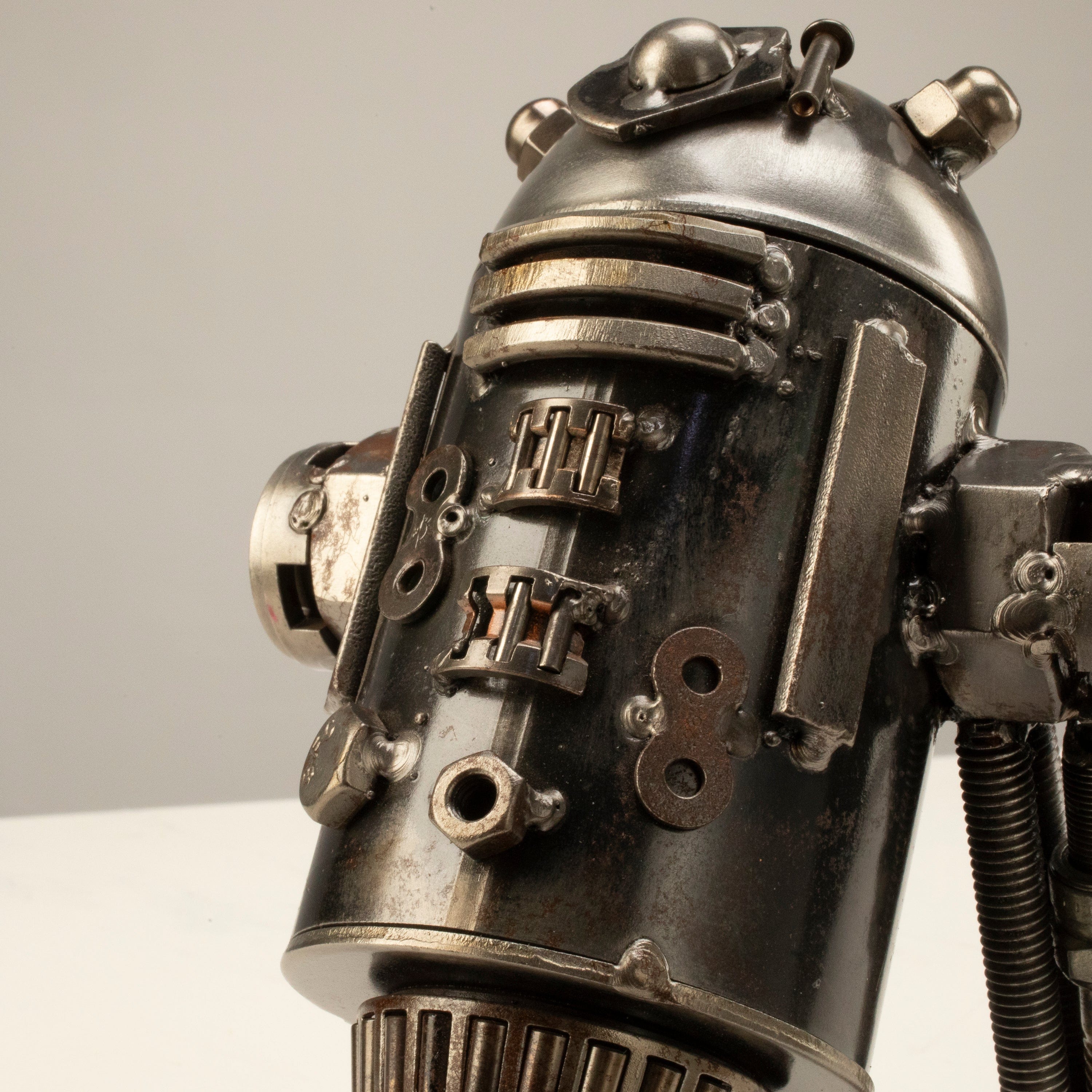 Kalifano Recycled Metal Art R2D2 Inspired Recycled Metal Sculpture RMS-450R2-N