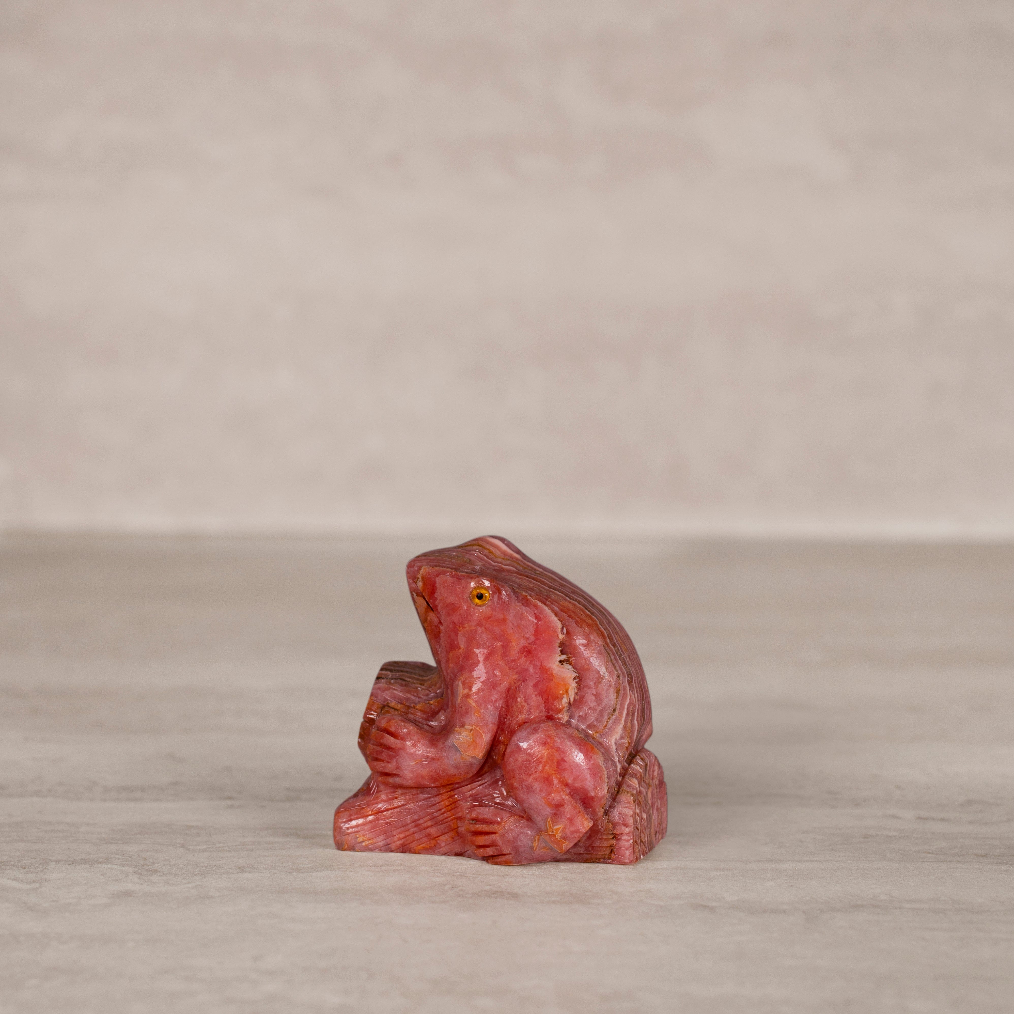 Kalifano Rhodochrosite Rhodochrosite Frog Carving from Argentina - 2.75" / 340 g RC2200.001