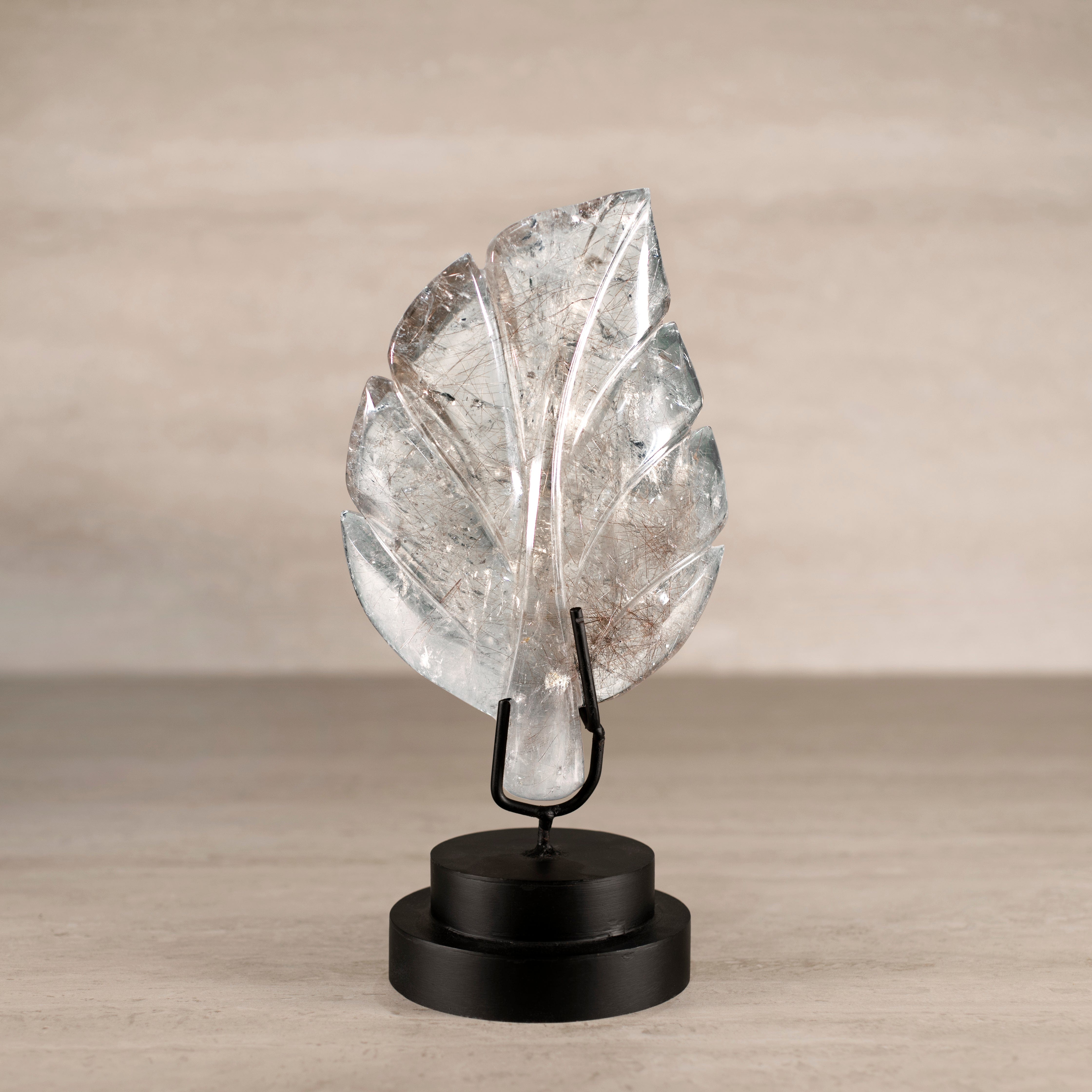 KALIFANO Smoky Quartz Natural Brazilian Smoky Quartz Leaf on Custom Stand - 10.5" / 920 g QZ12000.001