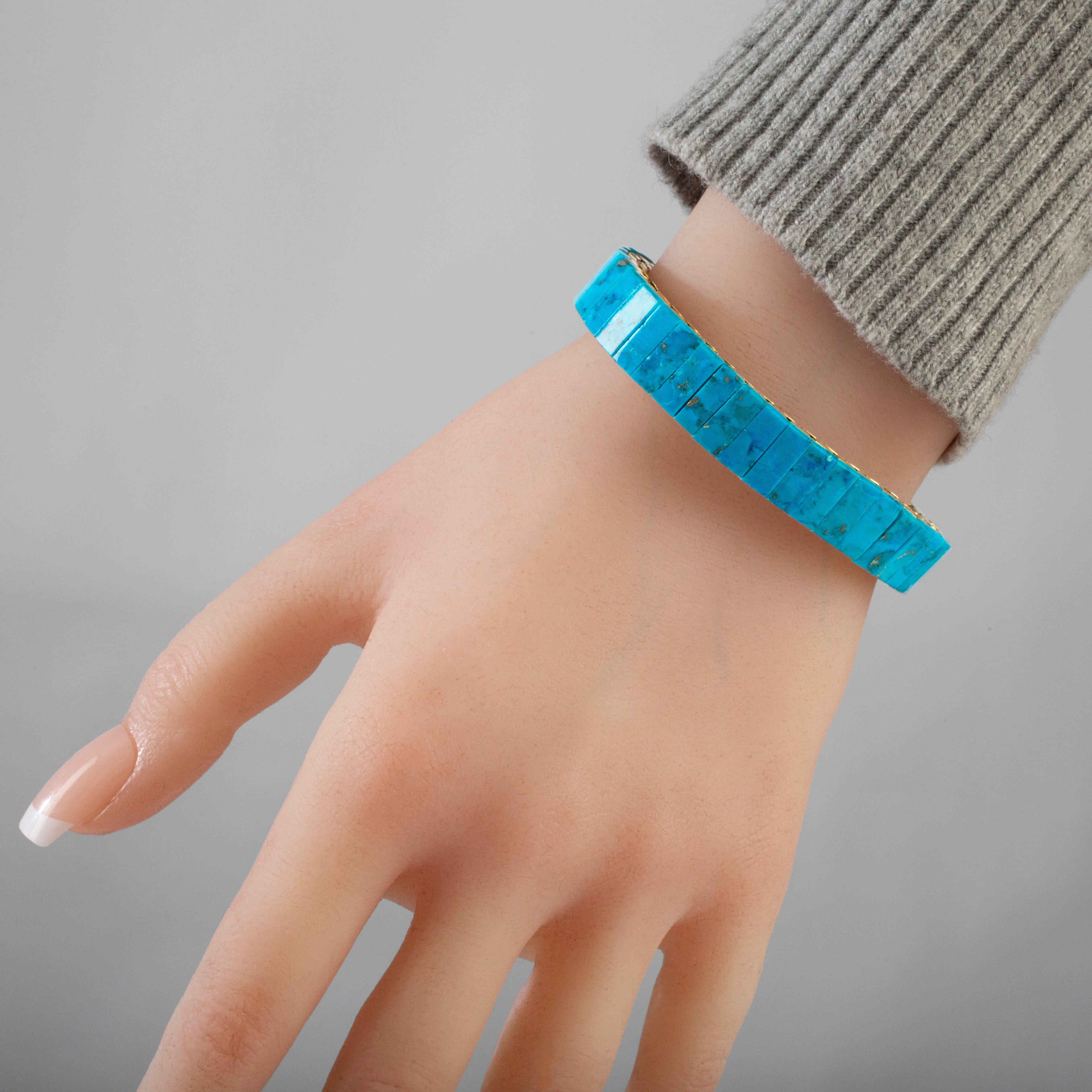 Kalifano Southwest Silver Jewelry Banded Kingman Turquoise Compress Nuggets & 925 Sterling Silver USA Handmade Elastic Stretch Bracelet NMB.0050.TQ