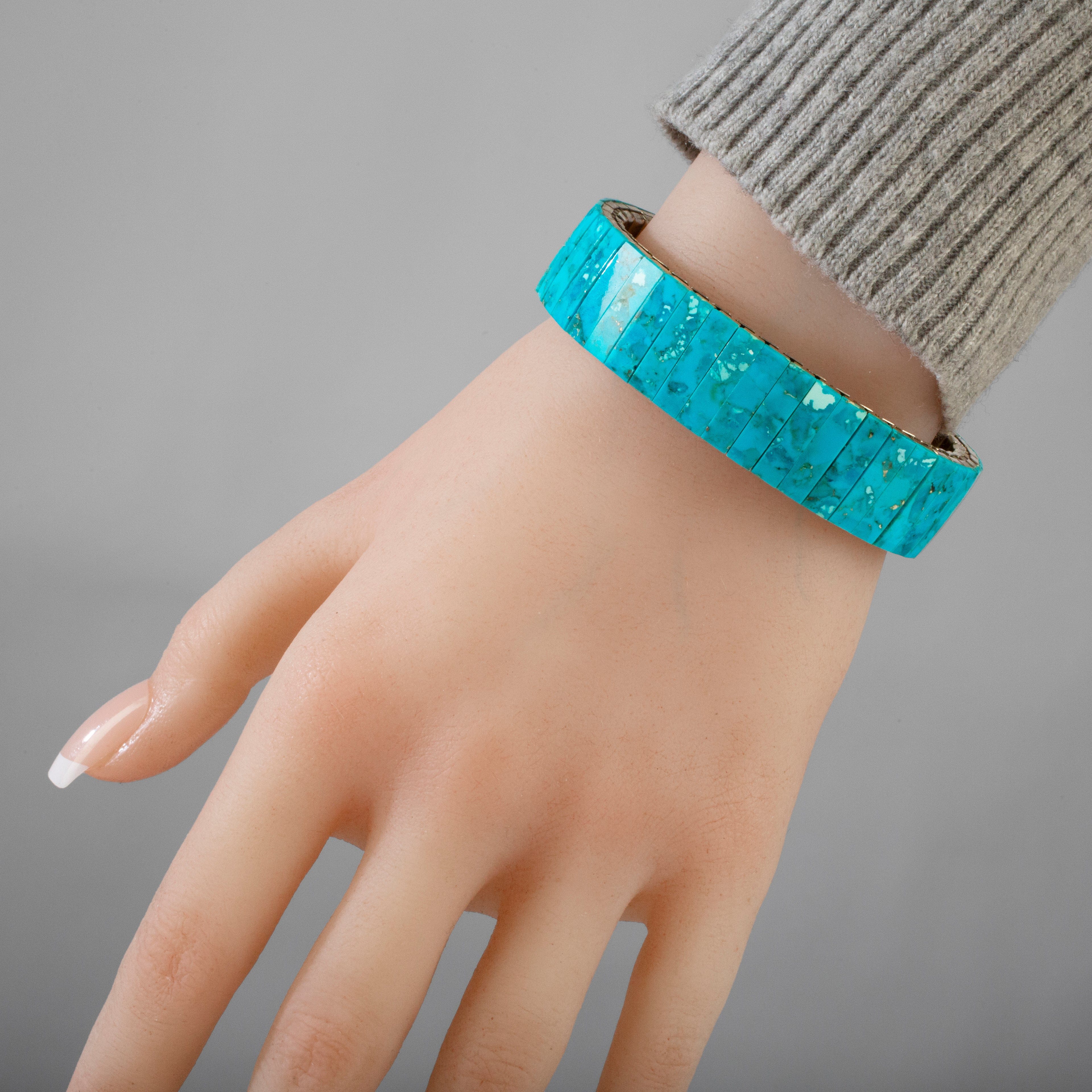 Kalifano Southwest Silver Jewelry Banded Kingman Turquoise Compress Nuggets & 925 Sterling Silver USA Handmade Elastic Stretch Bracelet NMB.0070.TQ