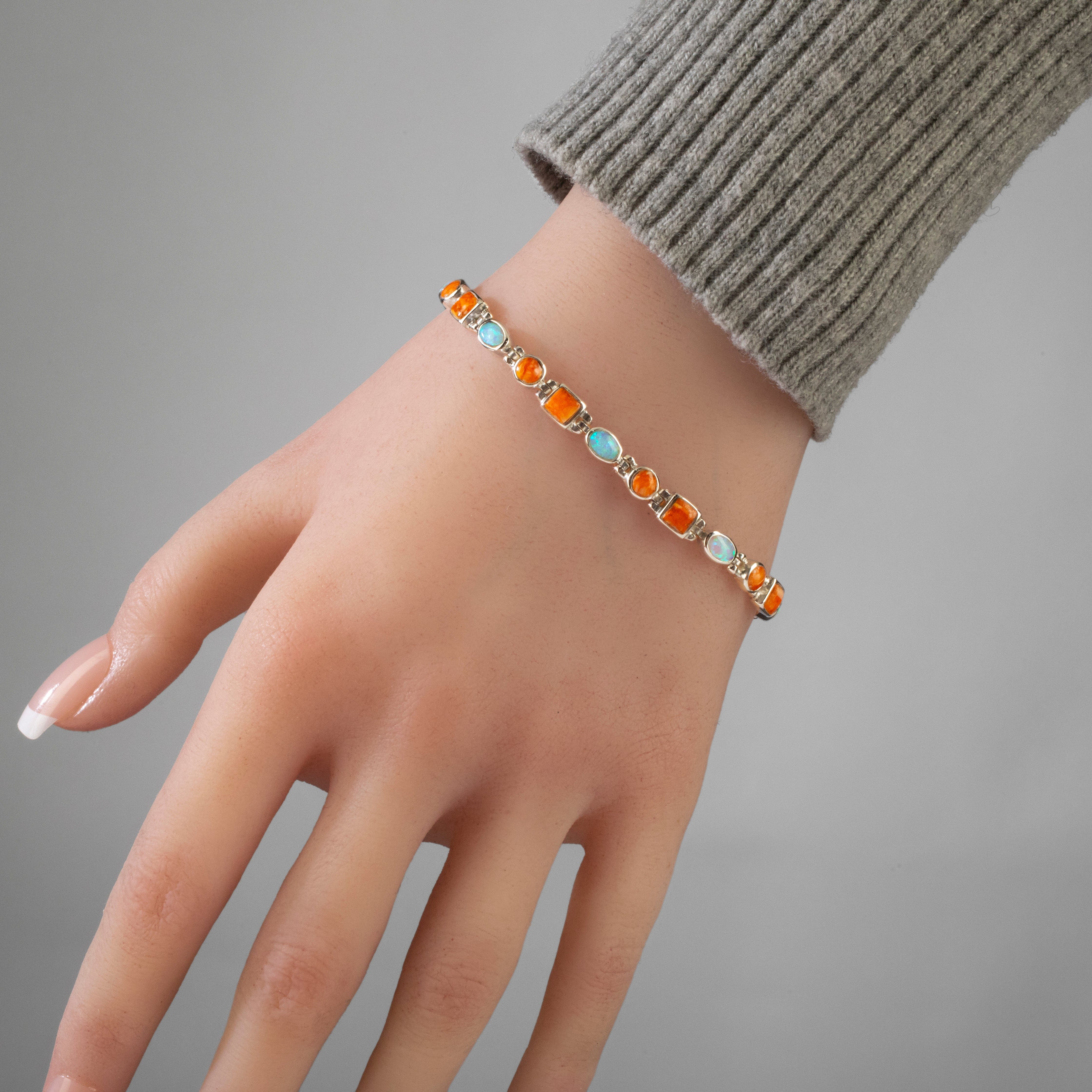 Kalifano Southwest Silver Jewelry Spiny Oyster Shell 925 Sterling Silver Bracelet USA Handmade with Opal Accent NMB.0548.SP
