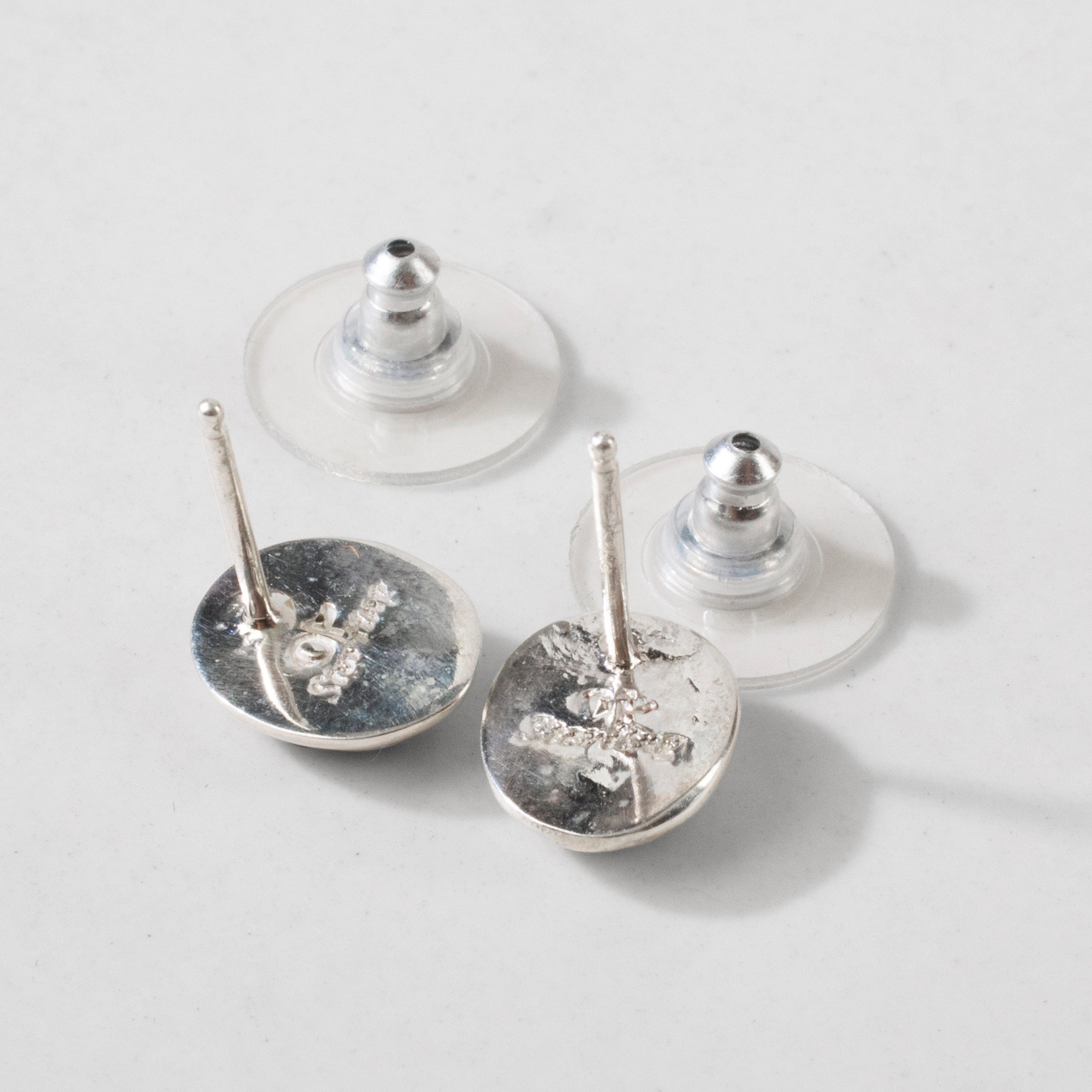 Kalifano Southwest Silver Jewelry White Buffalo Oval 925 Sterling Silver USA Handmade Earring with Stud Backing NME.0381.WB