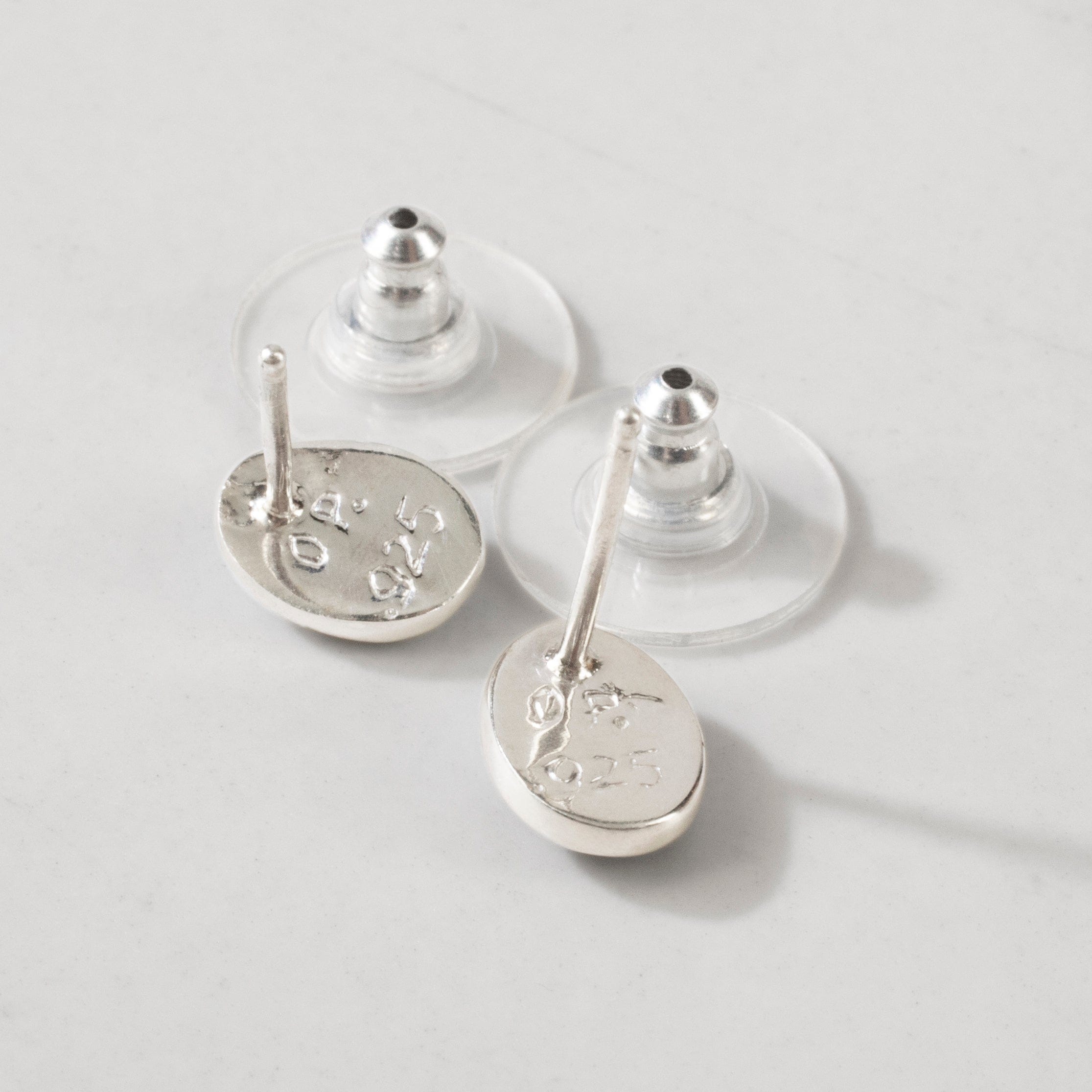 Kalifano Southwest Silver Jewelry White Buffalo Oval 925 Sterling Silver USA Handmade Earring with Stud Backing NME.2306.WB
