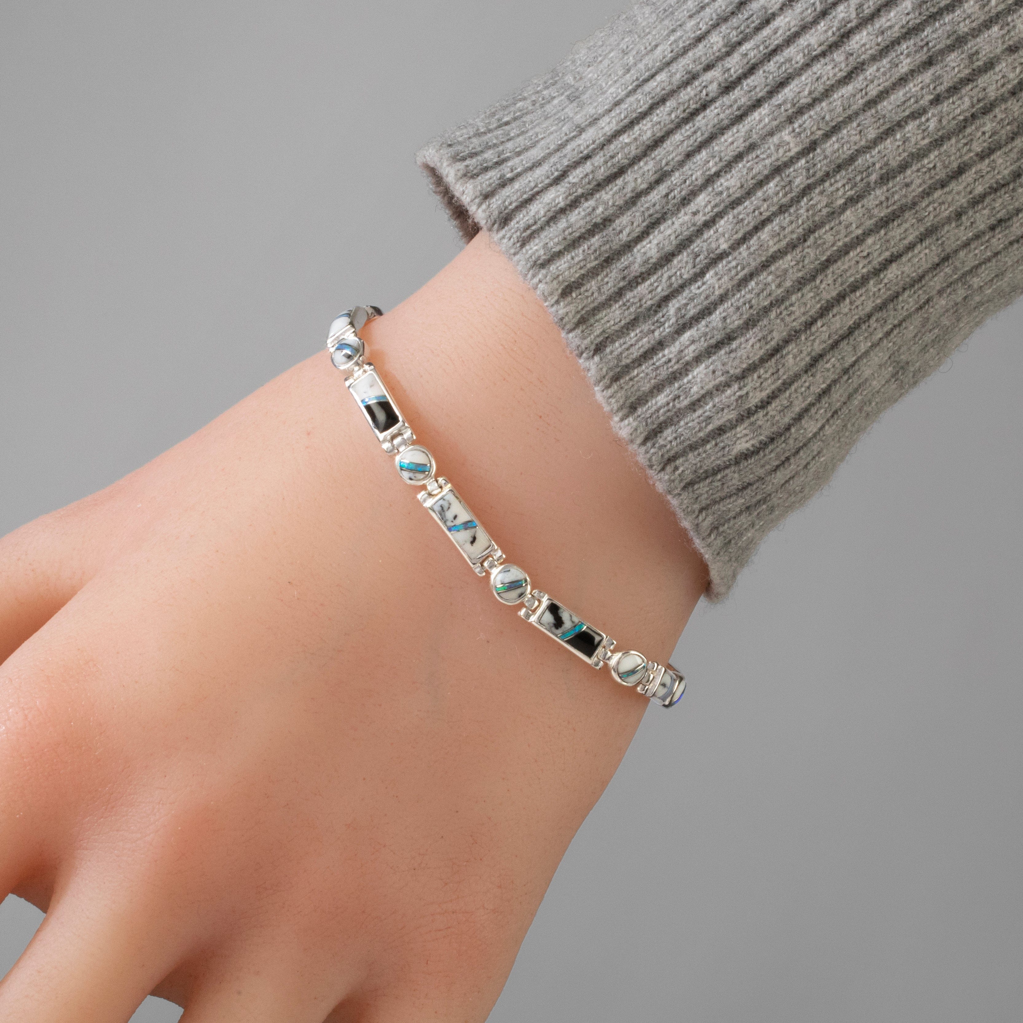 Kalifano Southwest Silver Jewelry White Buffalo Turquoise 925 Sterling Silver USA Handmade Bracelet NMB.0218.WB