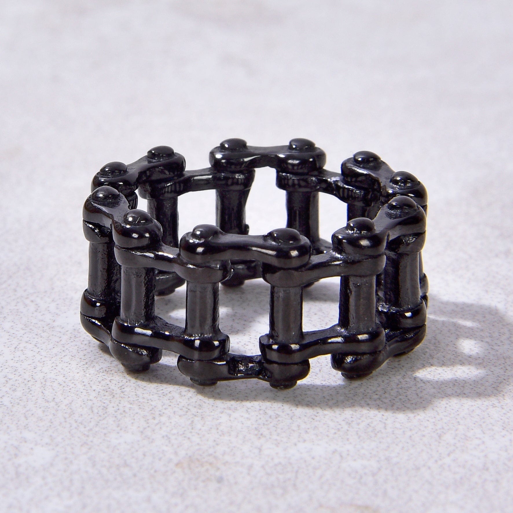 Kalifano Steel Hearts Jewelry Black Bike Chain Steel Hearts Ring