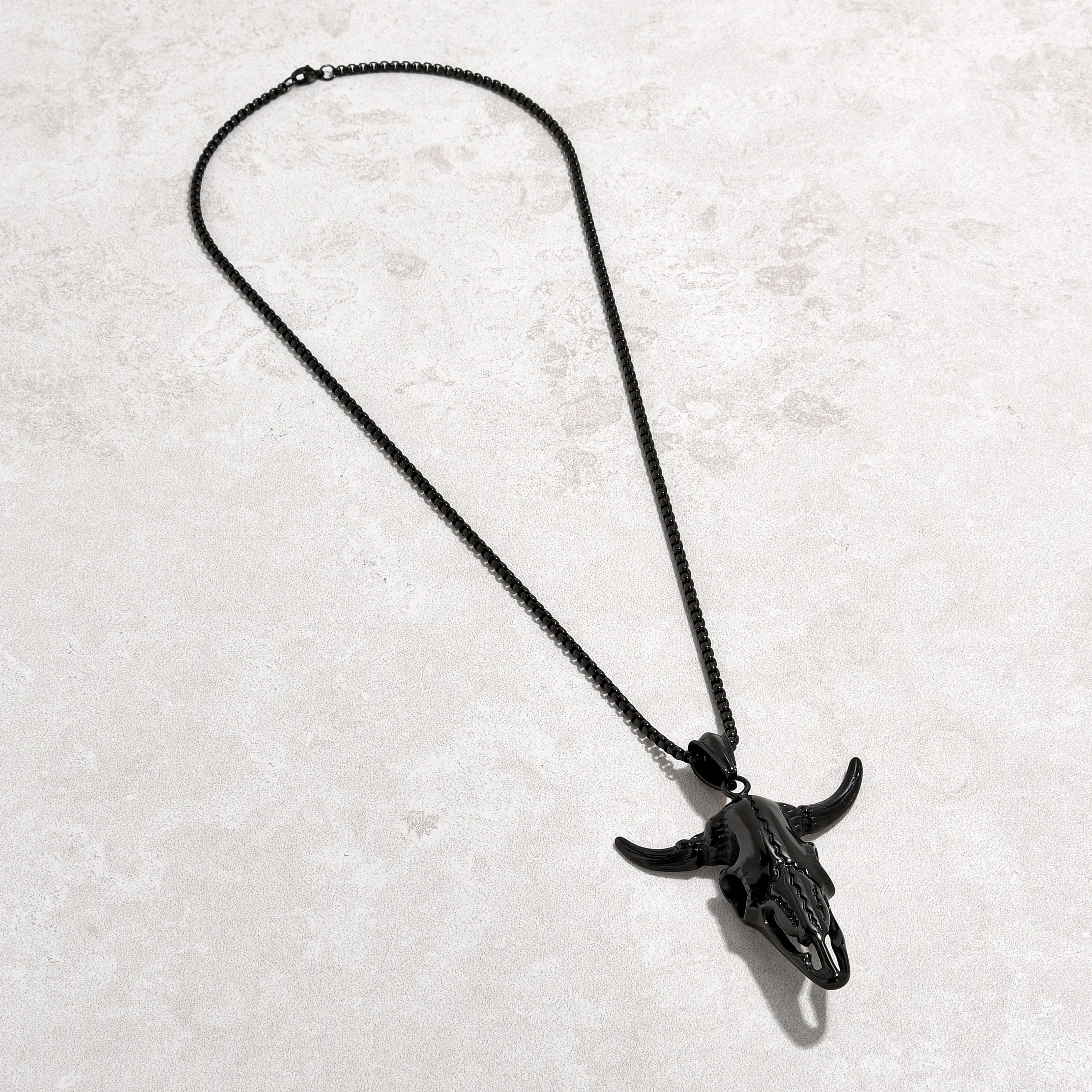 Kalifano Steel Hearts Jewelry Black Large Bull Skull Steel Hearts Necklace SHN529-B