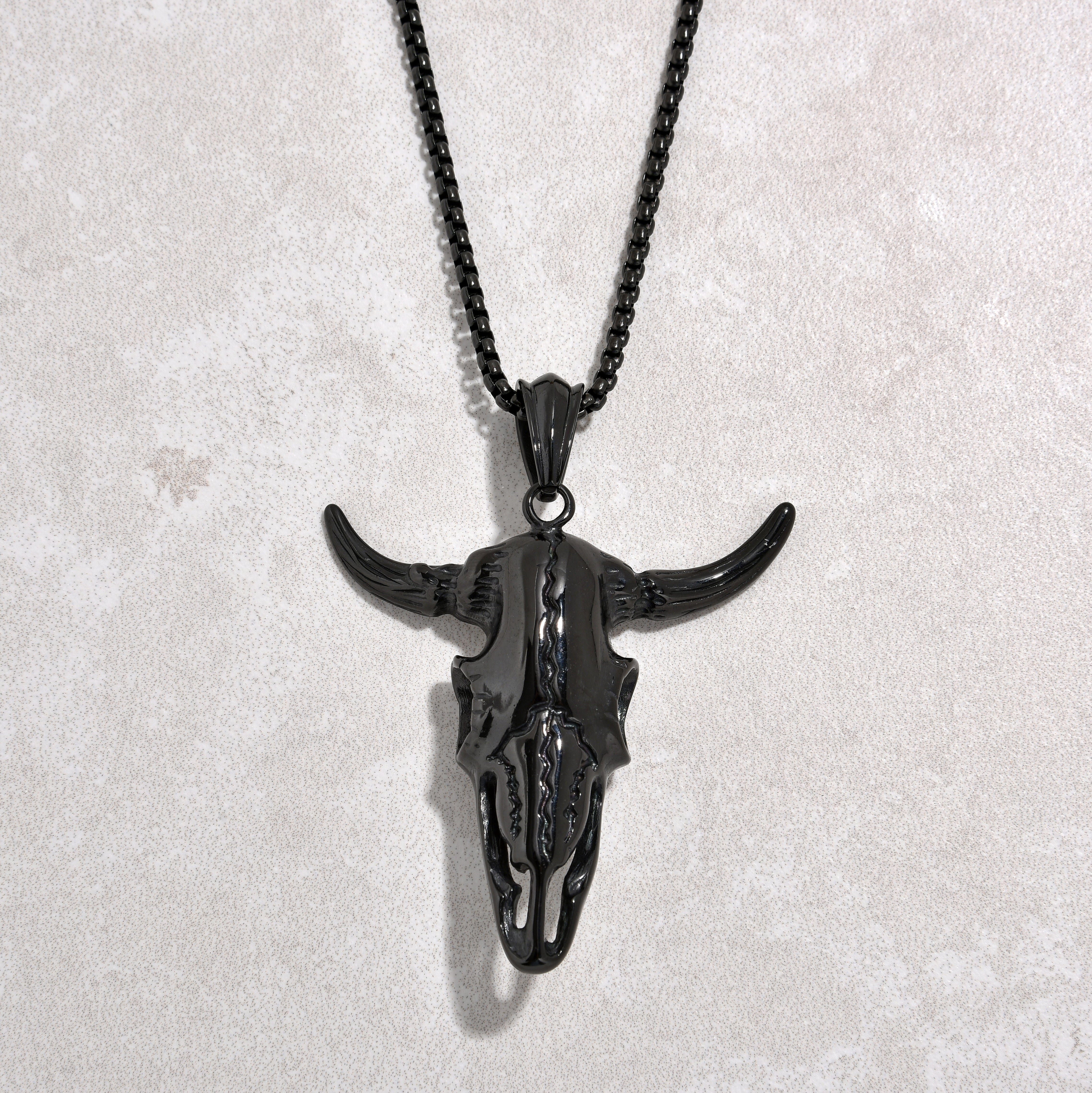 Kalifano Steel Hearts Jewelry Black Large Bull Skull Steel Hearts Necklace SHN529-B