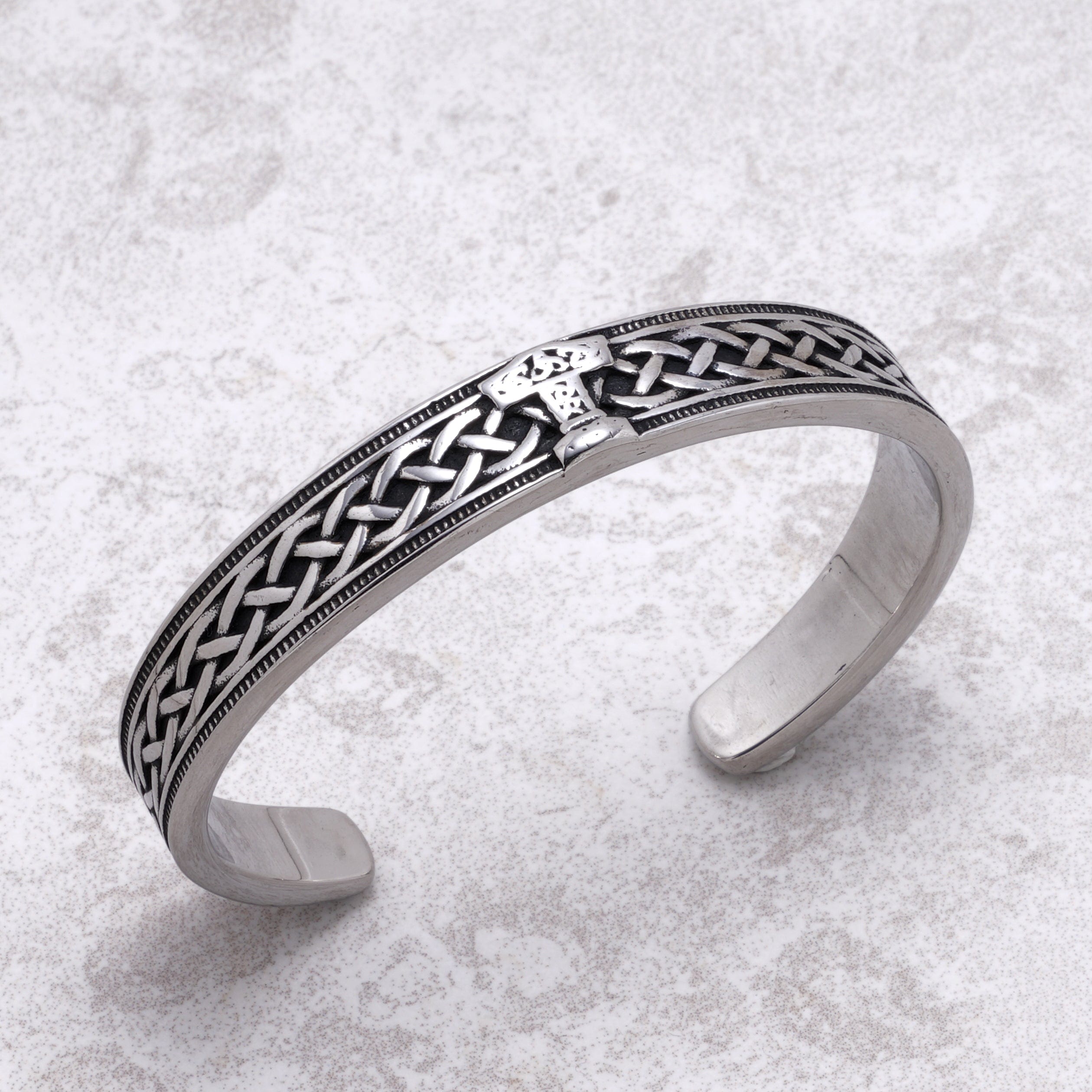 Kalifano Steel Hearts Jewelry Cross Twist Steel Hearts Cuff SHC006-S