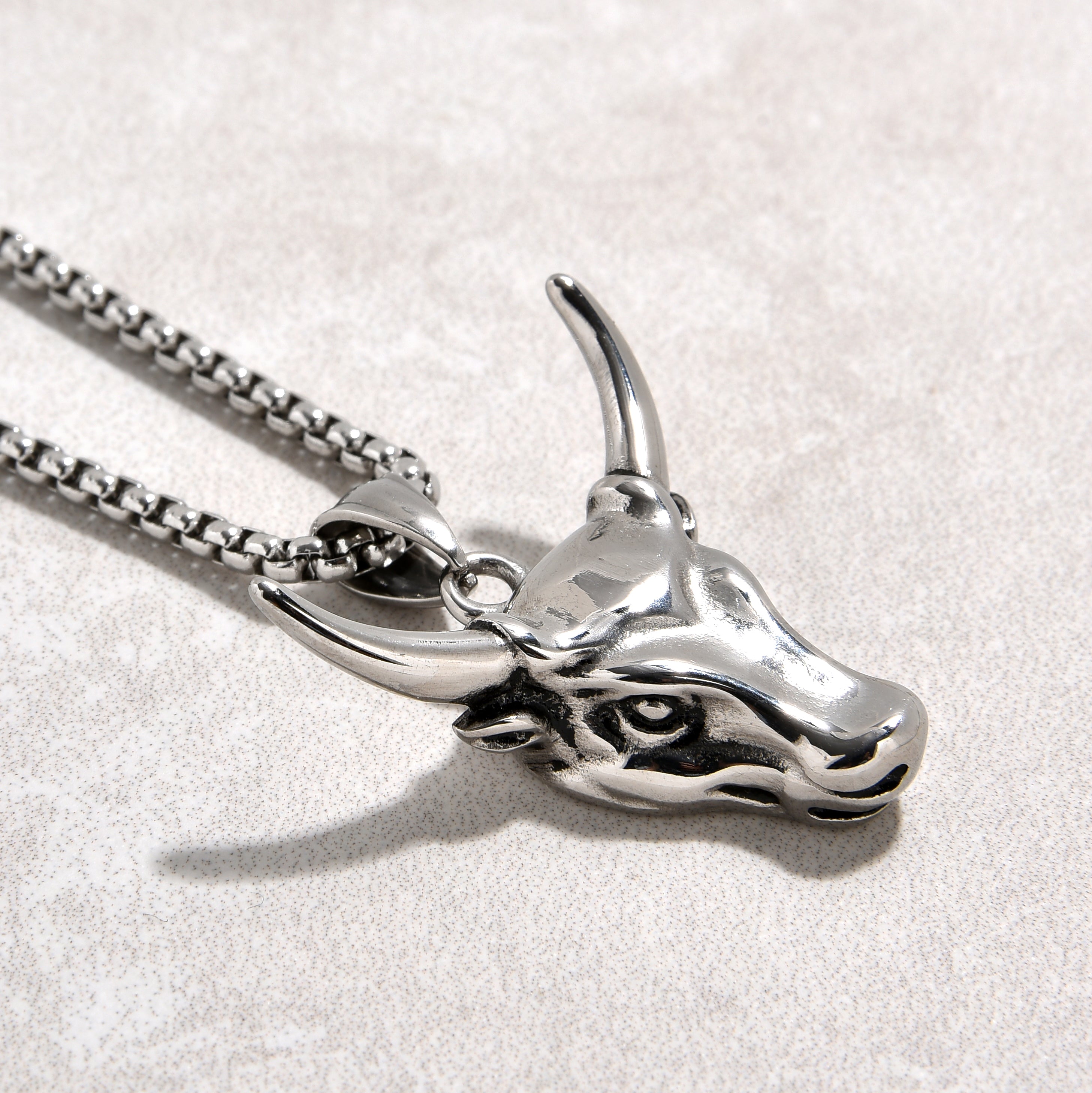 Kalifano Steel Hearts Jewelry Silver Bull Head Steel Hearts Necklace SHN517-S