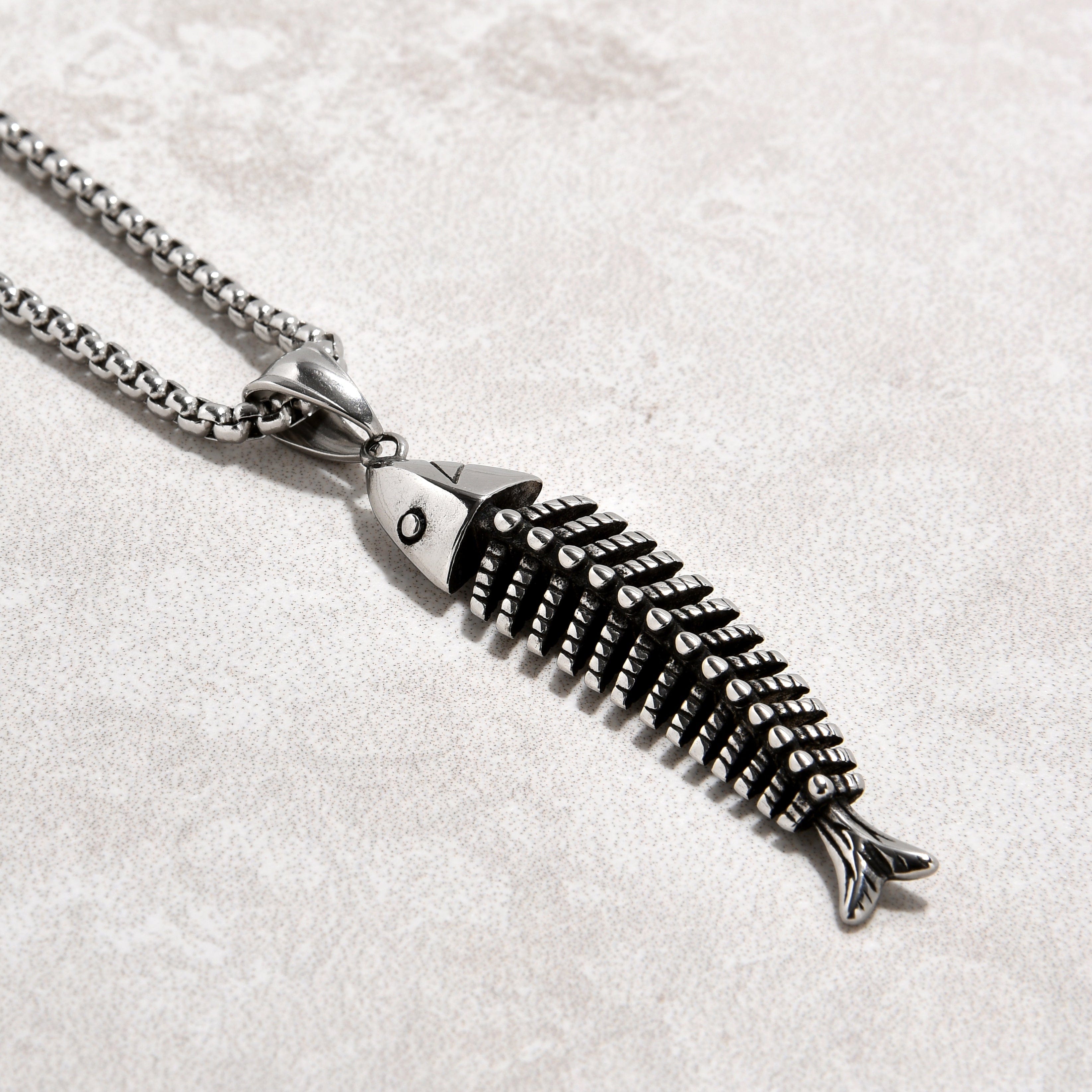 Kalifano Steel Hearts Jewelry Silver Fish Bone Steel Hearts Necklace SHN500-S