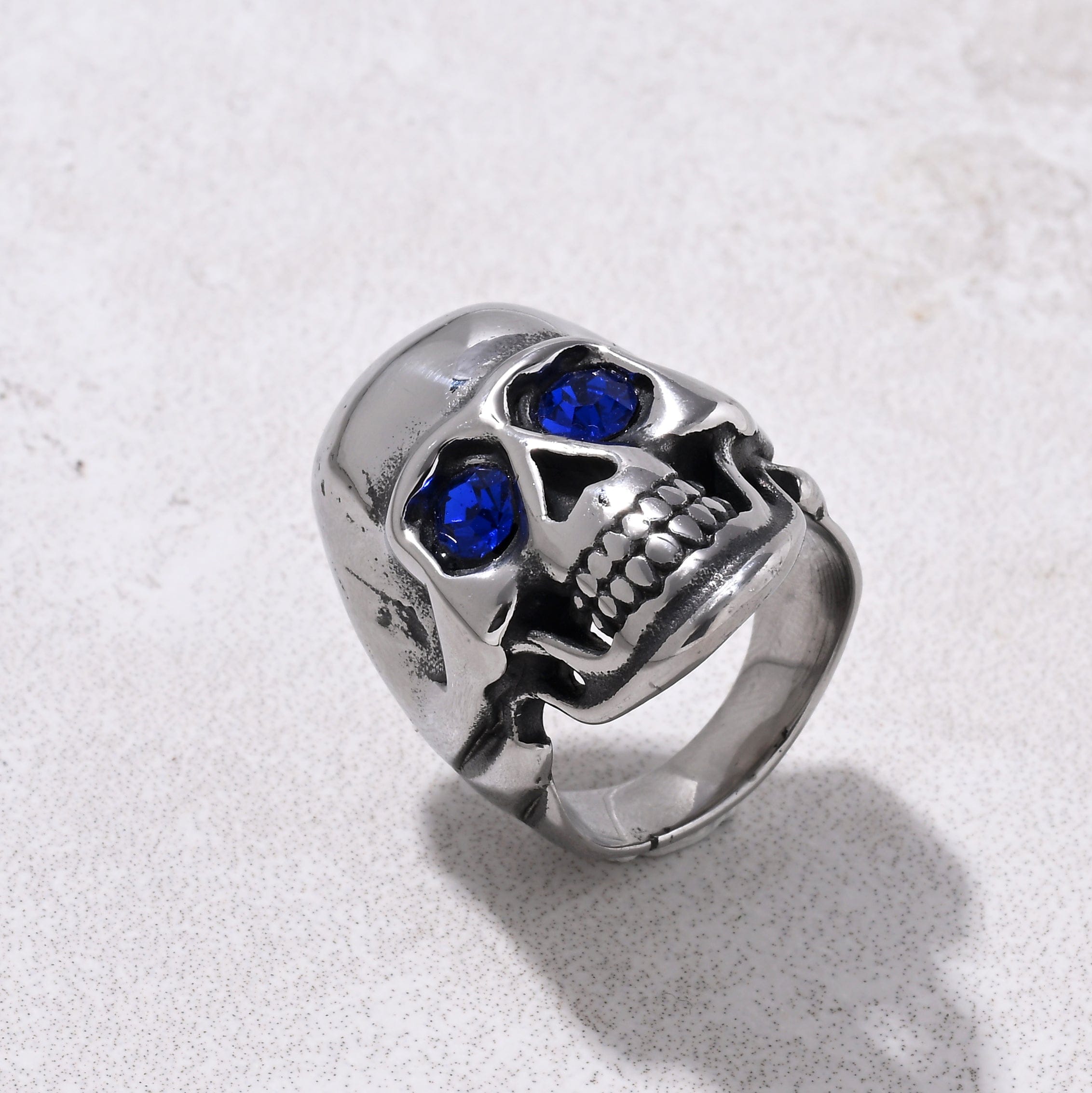 Kalifano Steel Hearts Jewelry Silver Punk Skull Sapphire Glass Ring