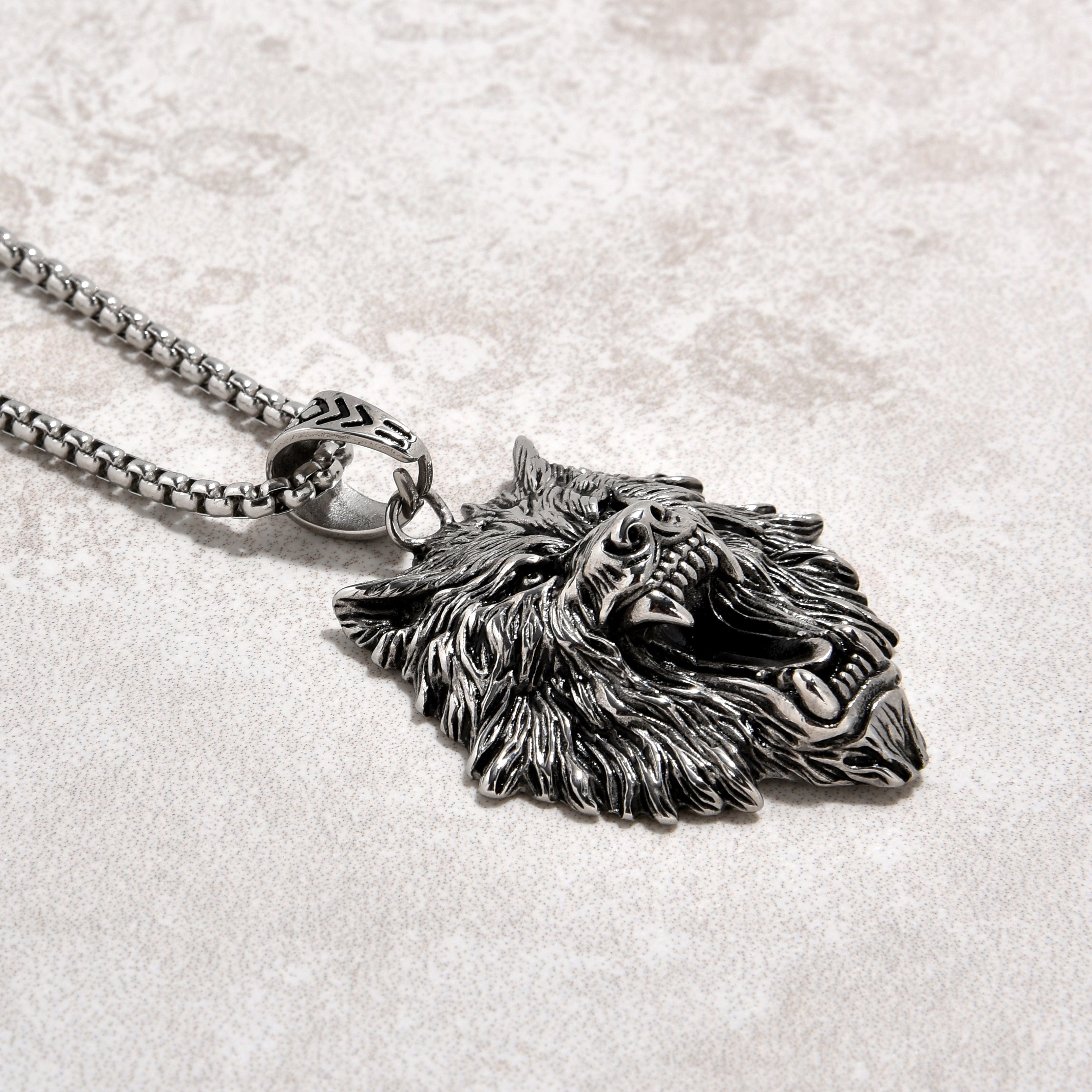 Kalifano Steel Hearts Jewelry Silver Wolf Steel Hearts Necklace SHN528-S