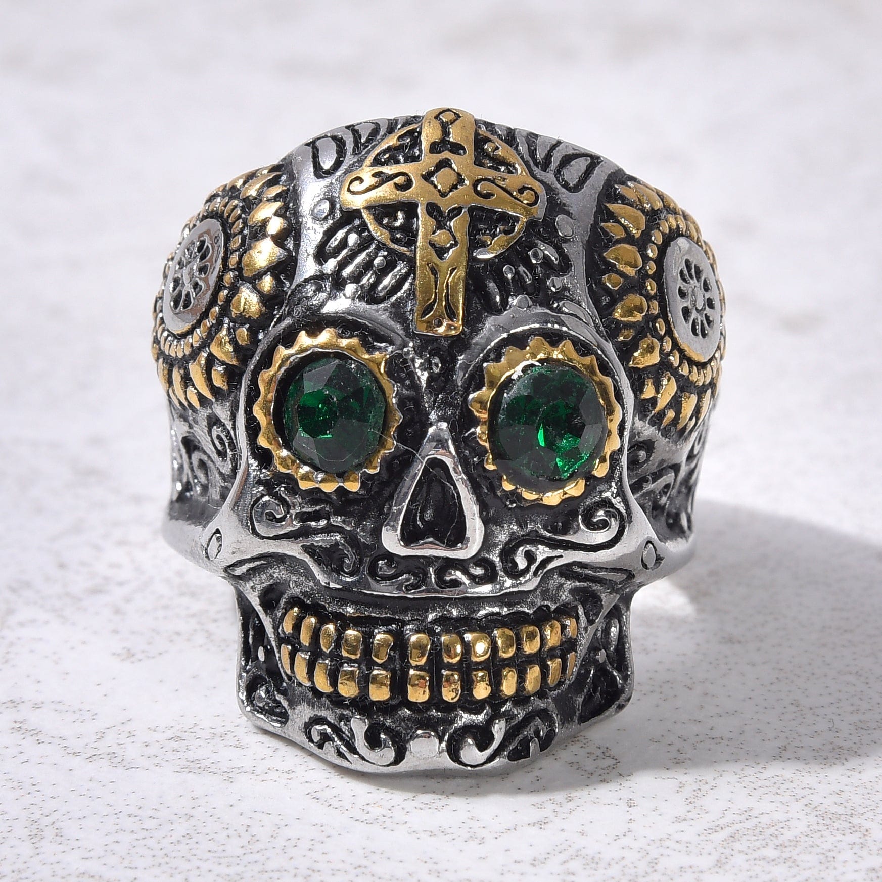 Kalifano Steel Hearts Jewelry Two Tone Skull with syn Emerald Steel Hearts Ring