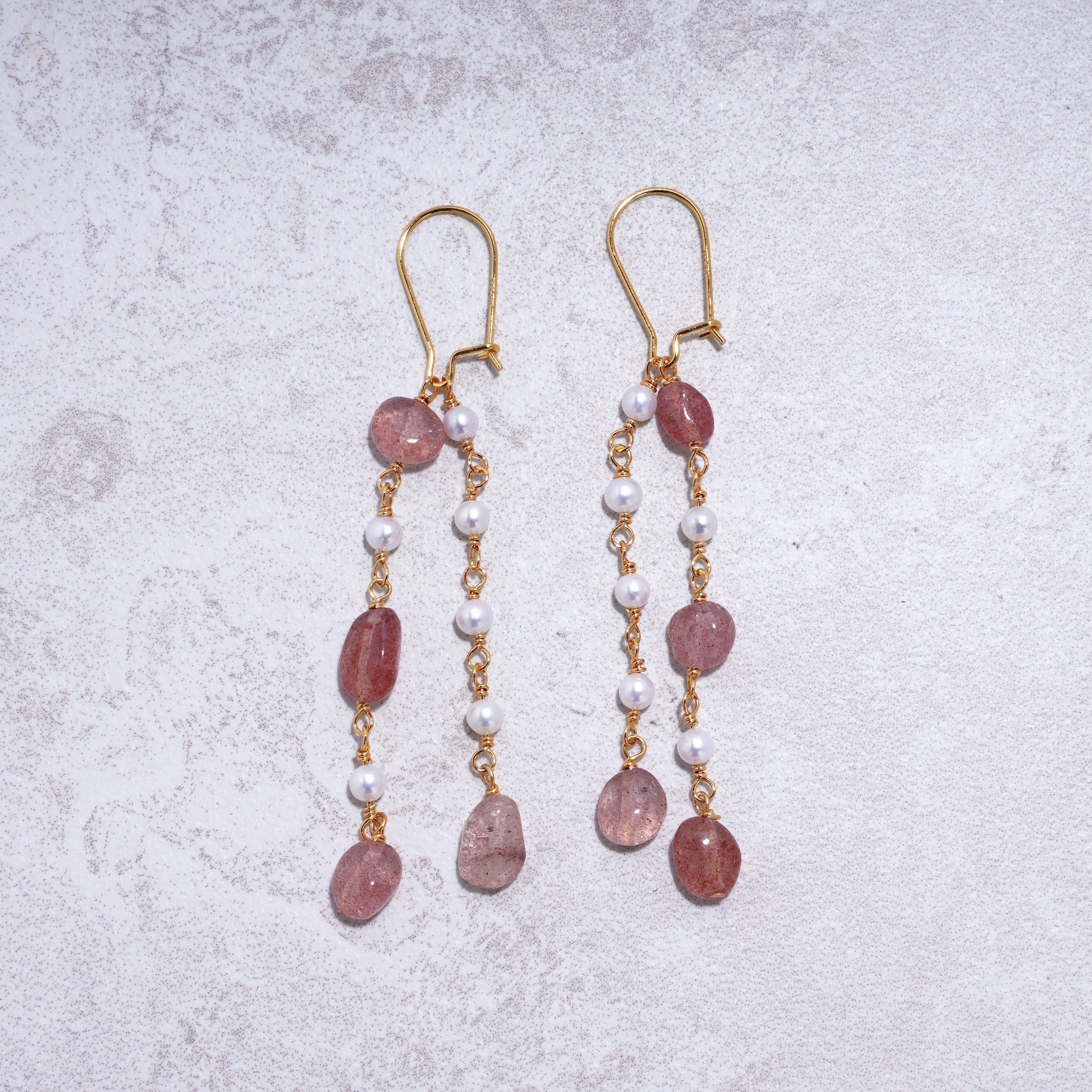 KALIFANO Strawberry Quartz & Freshwater Pearl Dangle Earrings – 24K Gold Plated ZXEH-SQ