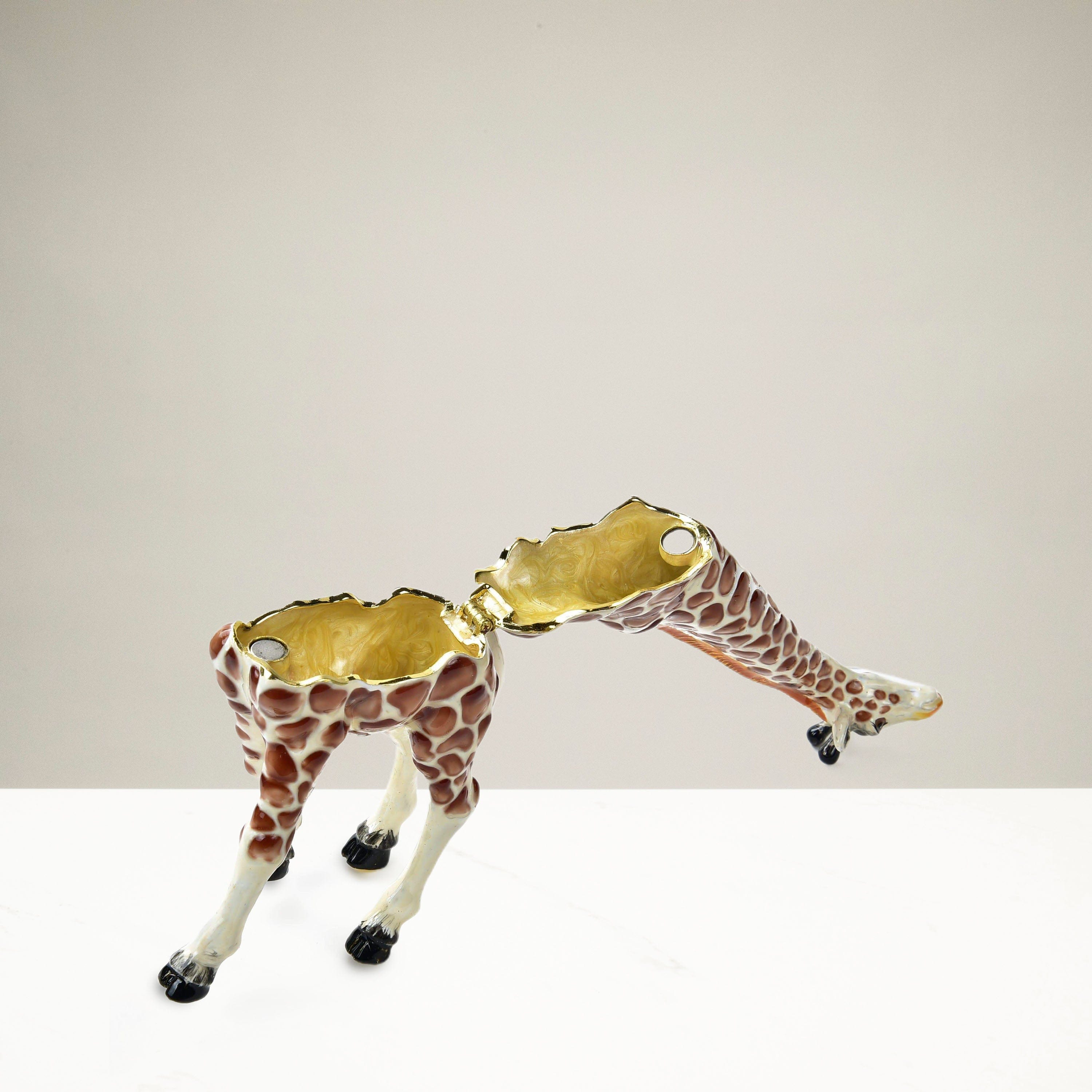 Kalifano Vanity Figurine Giraffe Figurine Keepsake Box made with Crystals SVA-085