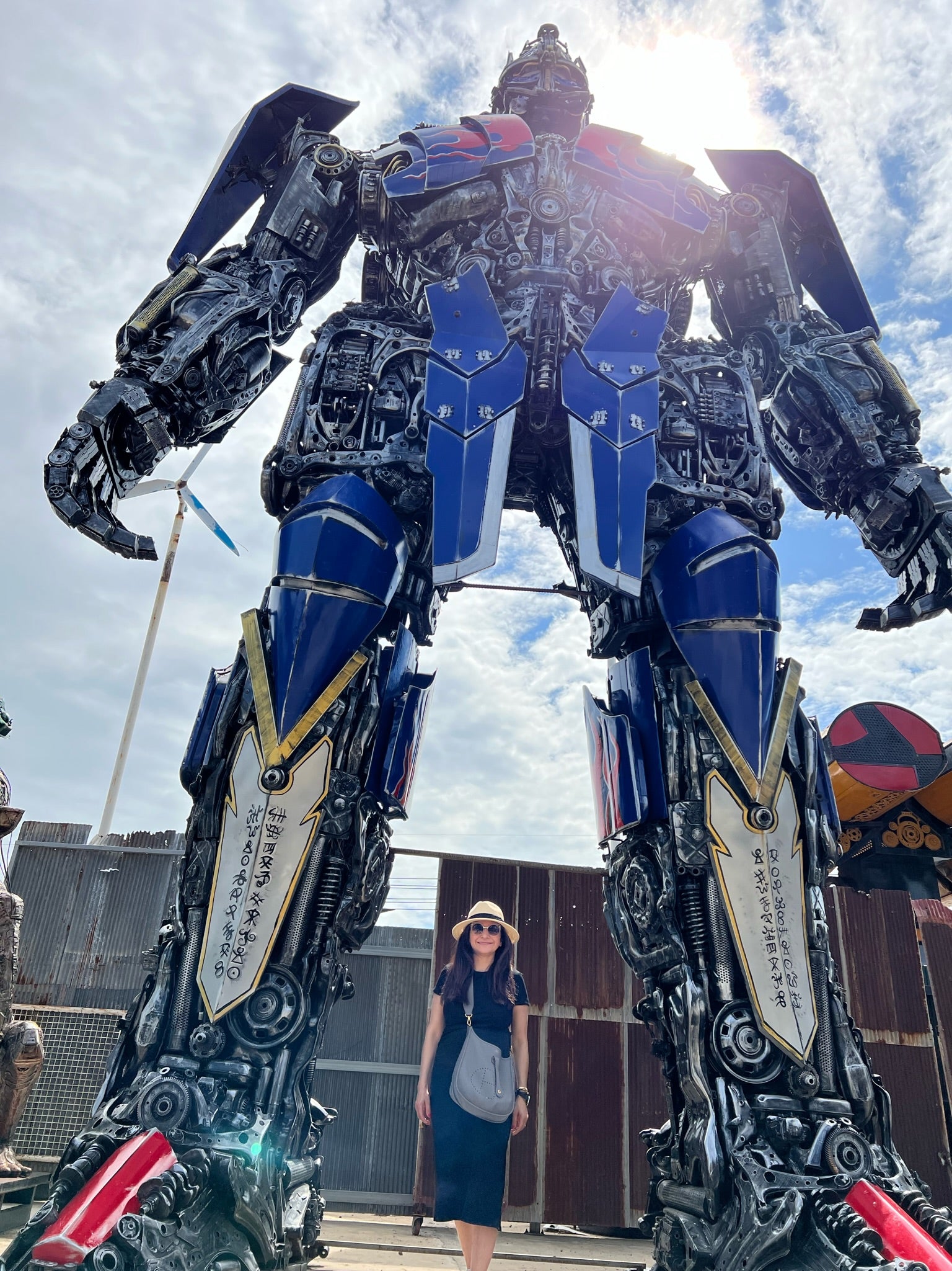 Optimus Prime Inspired Recycled Metal Sculpture 8,000kgs - 800cm