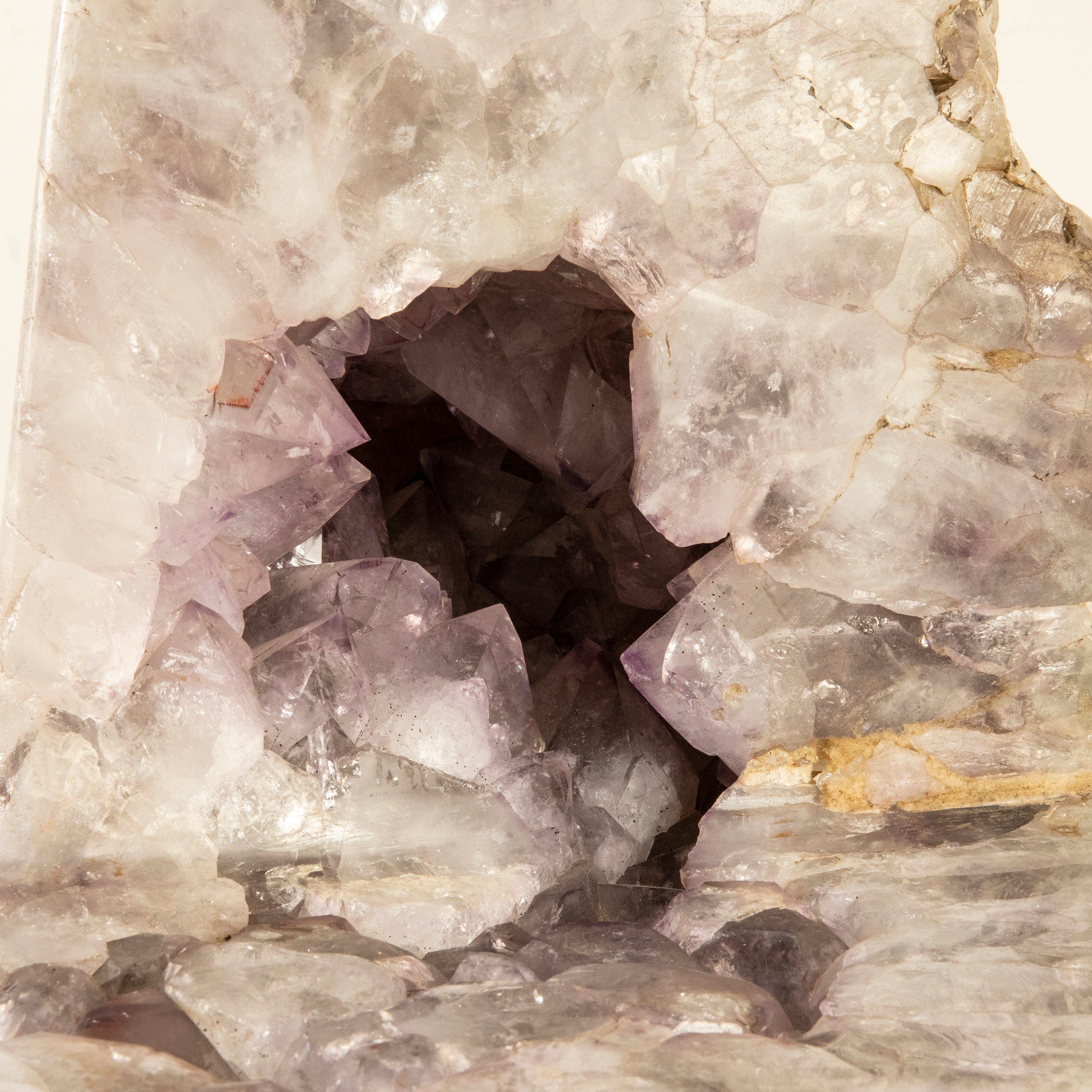 Kalifano Amethyst Amethyst Geode - 37 in. / 673 lbs BAG36000.002