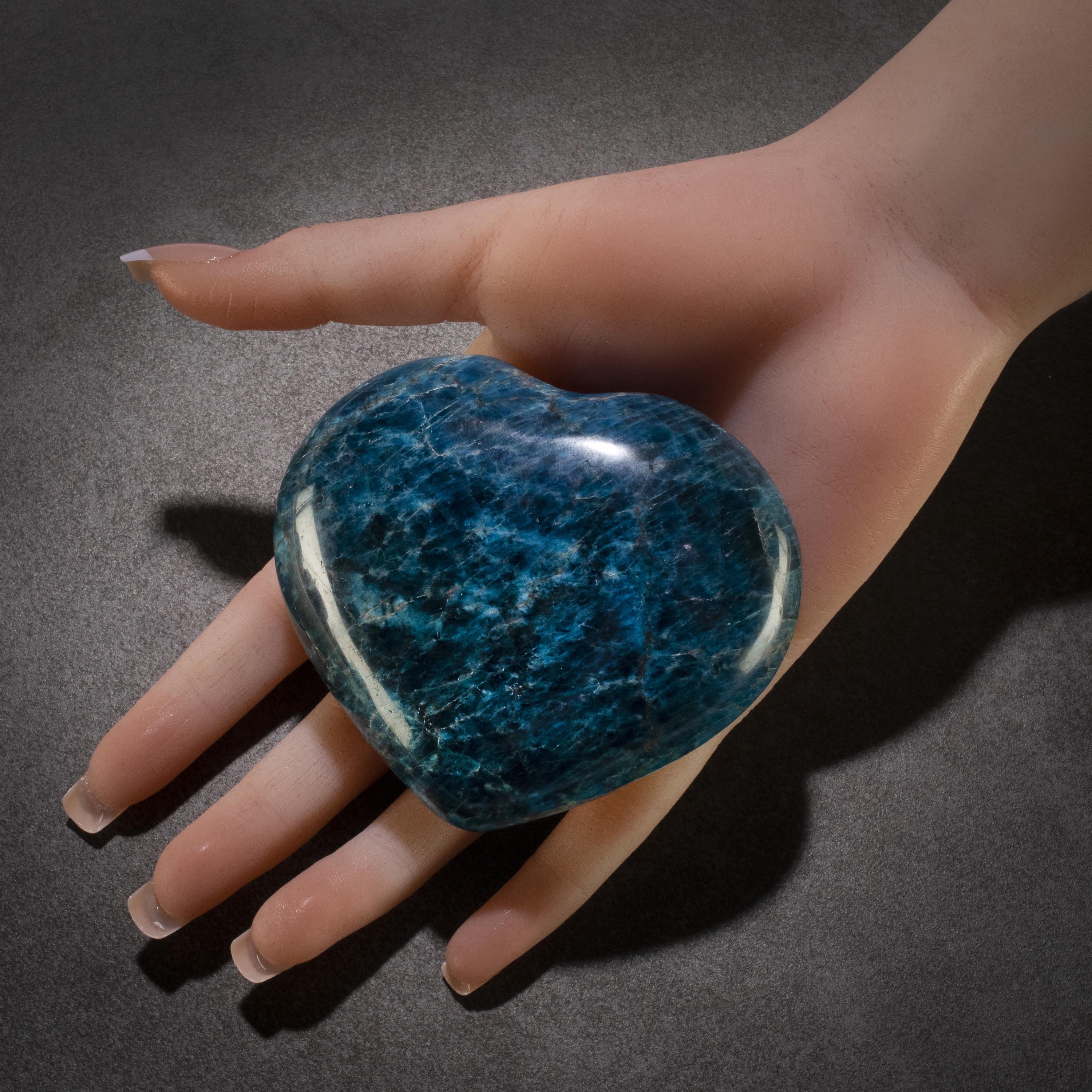 KALIFANO Blue Apatite Blue Apatite Gemstone Heart Carving 250g / 3.5in. GH240-AP
