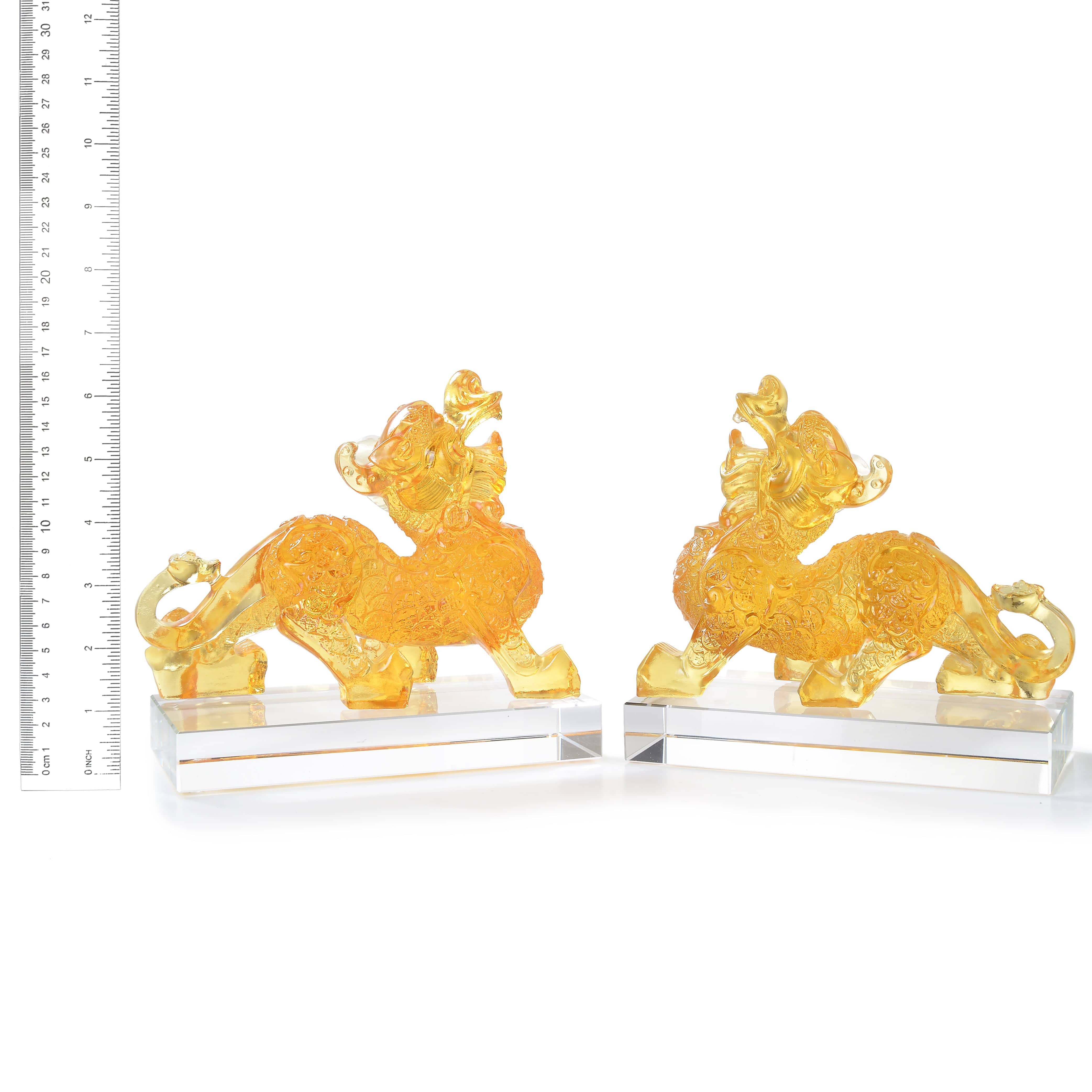 Kalifano Crystal Carving Protective Foo Dog Crystal Carving Pair with Detachable Base - A Symbol of Good Luck and Protection CR700-PIS