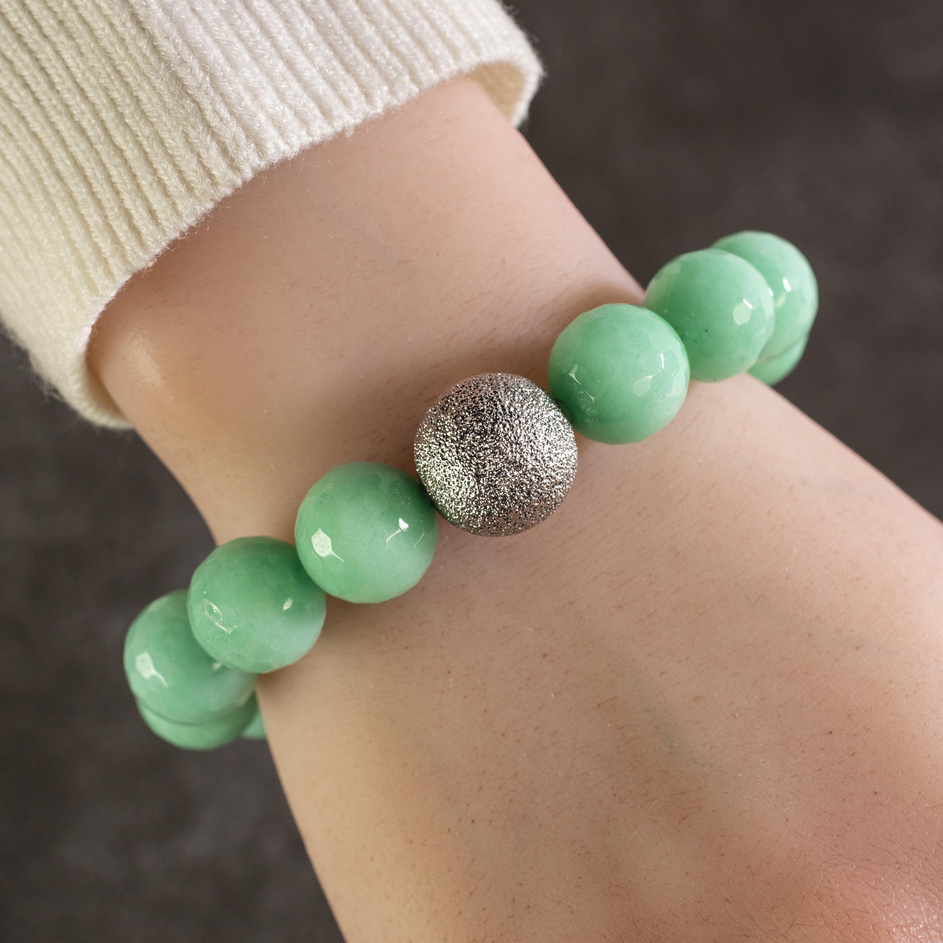 Kalifano Gemstone Bracelets Faceted Mint Color Enhanced Jade with Silver Accent Bead Gemstone Elastic Bracelet RED-BGP-037