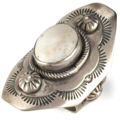 Kalifano Native American Jewelry Bobby Johnson Navajo White Buffalo USA Native American Made 925 Sterling Silver Ring
