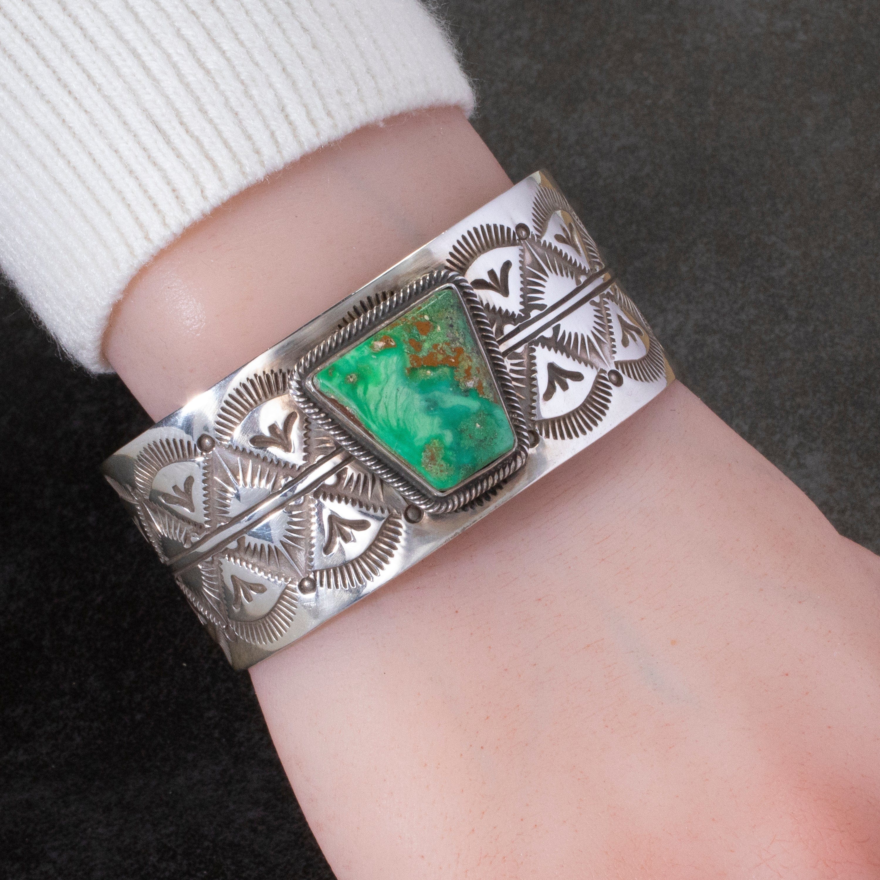 Kalifano Native American Jewelry Larry Martinez Emerald Valley Turquoise USA Native American Made 925 Sterling Silver Cuff NAB2700.012